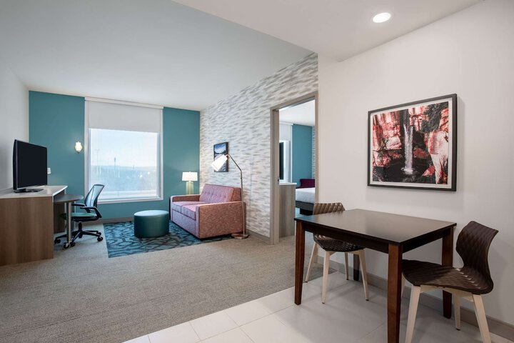 Room 28 of 38