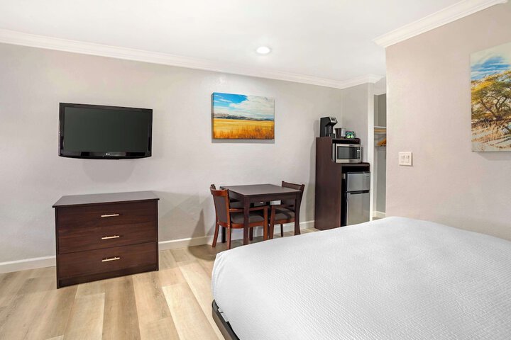 Room 14 of 29