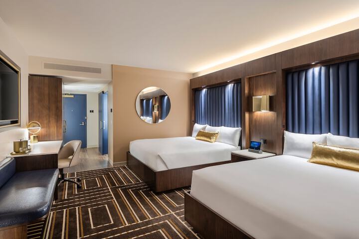 Room 21 of 40
