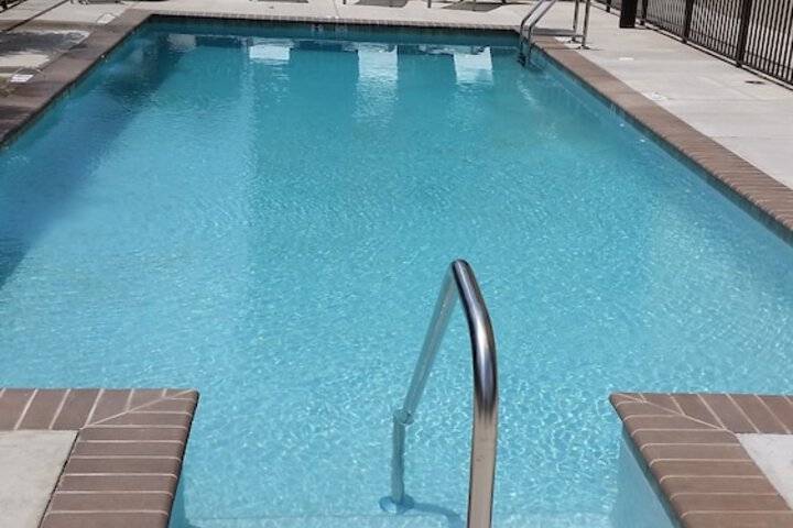 Pool 4 of 23