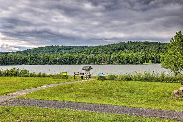 Private Retreat w / Deck: 1 Mi From Cowanesque Lake
