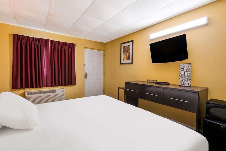 Room 28 of 30