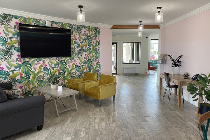 Hotel Interior 11 of 32
