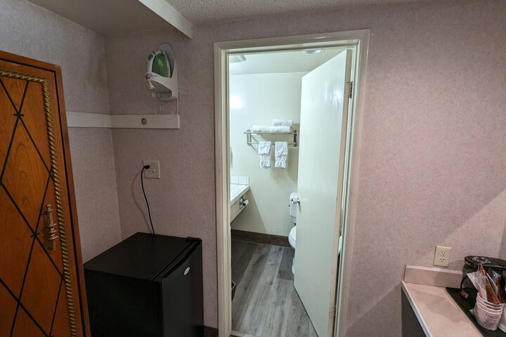 Room 42 of 49