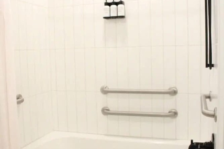 SaltLine Hotel