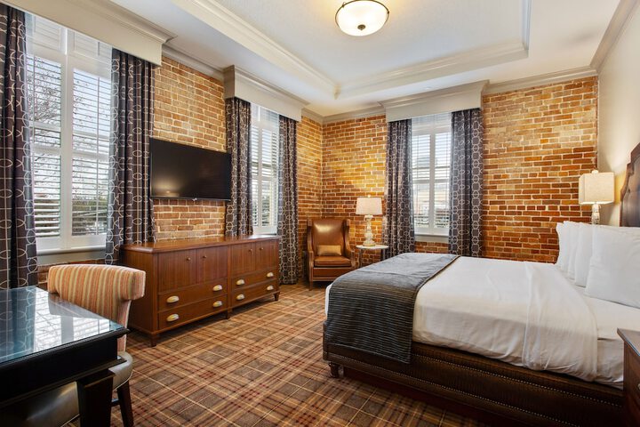 Room 12 of 17