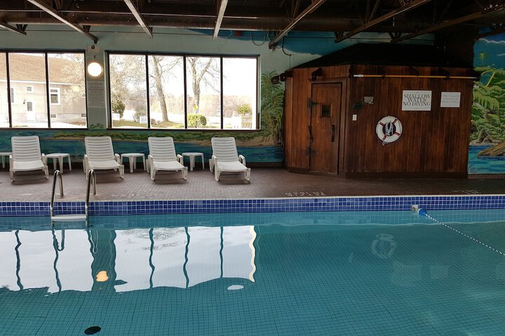 Pool 11 of 39
