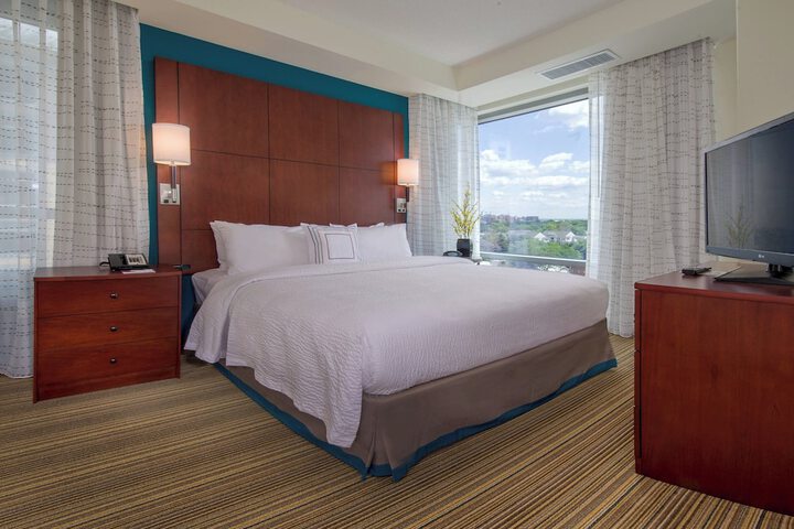 Room 16 of 38