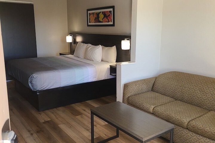 Room 11 of 14