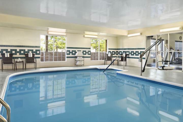 Country Inn & Suites by Radisson Romeoville I-55