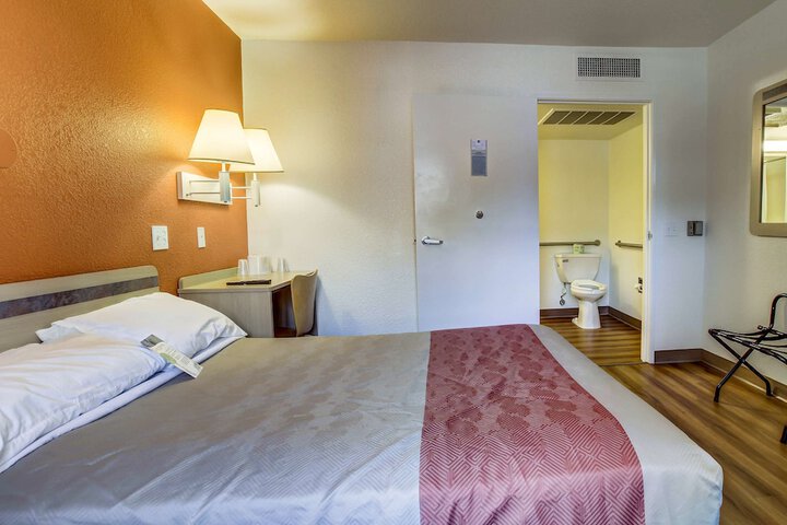 Motel 6 Grants Pass OR