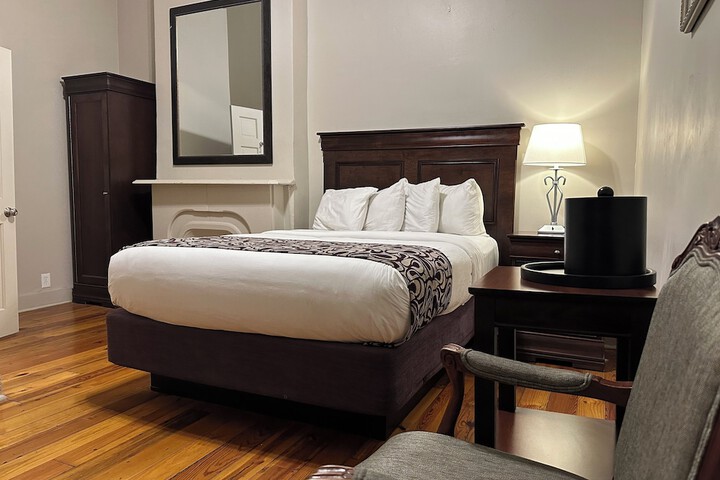 Room 21 of 47