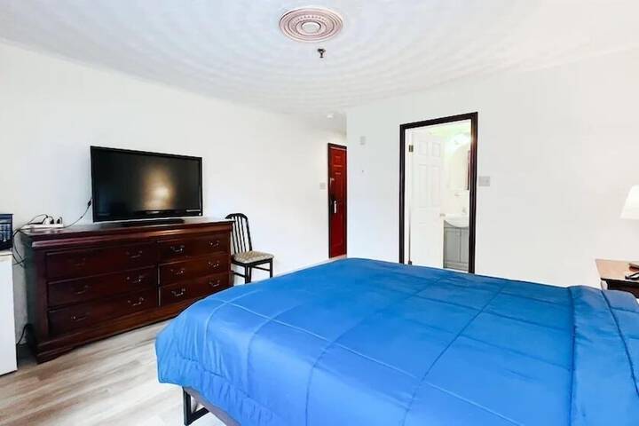 Room 9 of 30
