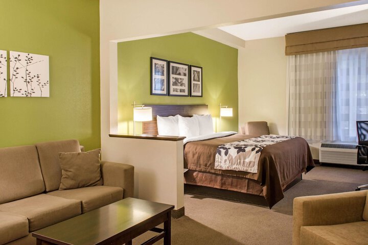 Room 22 of 36