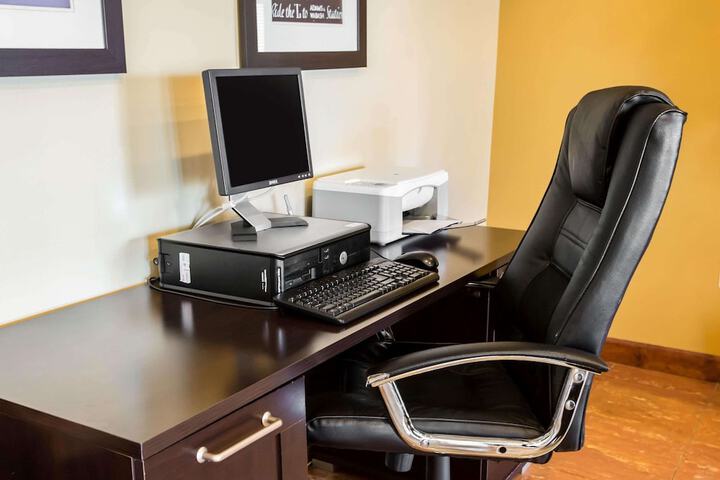 Business Center 42 of 45