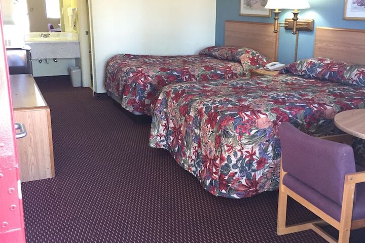 Room 16 of 34