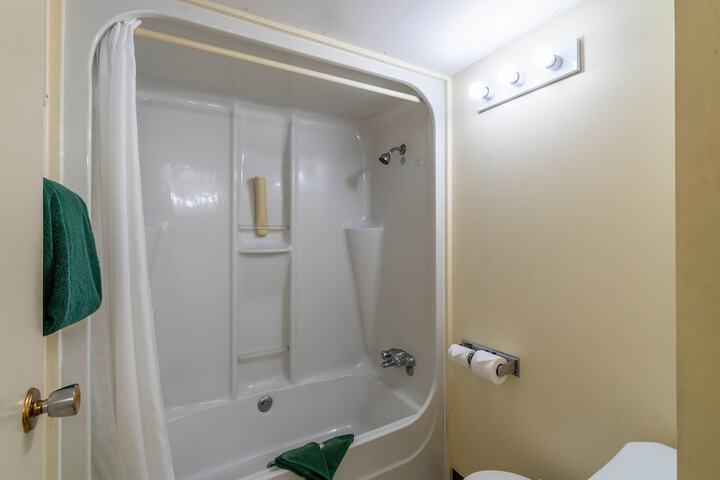 Room 32 of 41