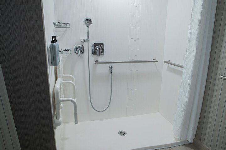 Room 12 of 30