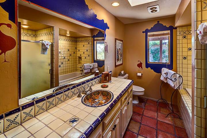 Hacienda Del Sol Guest Ranch Resort