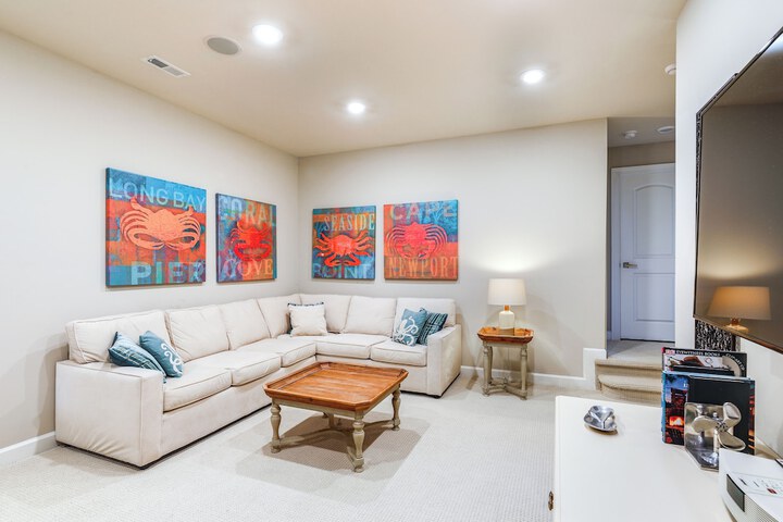 Swim Hike & Chill: Spacious Ocean View Townhome!