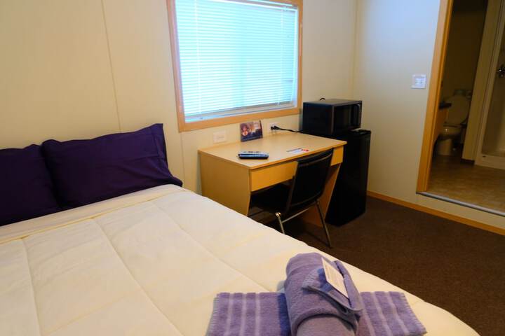 Room 16 of 46
