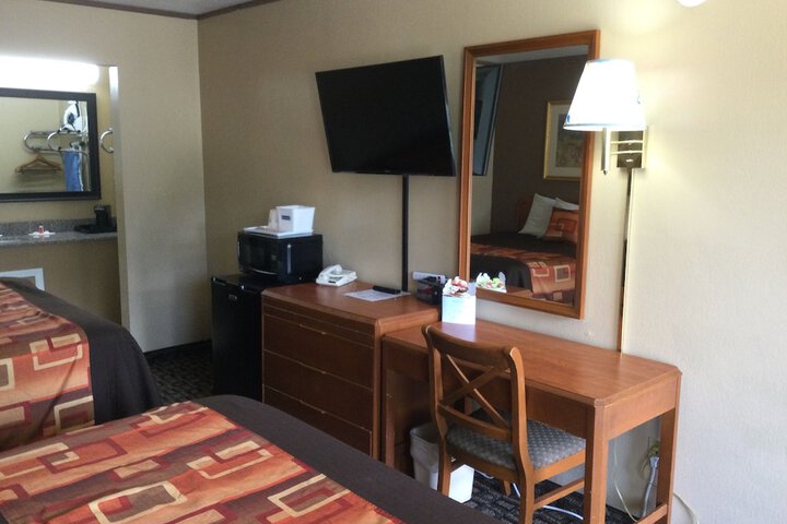 Room 11 of 17