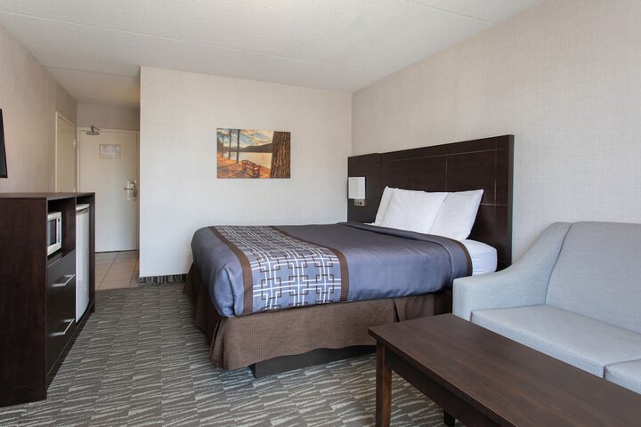 Room 10 of 23