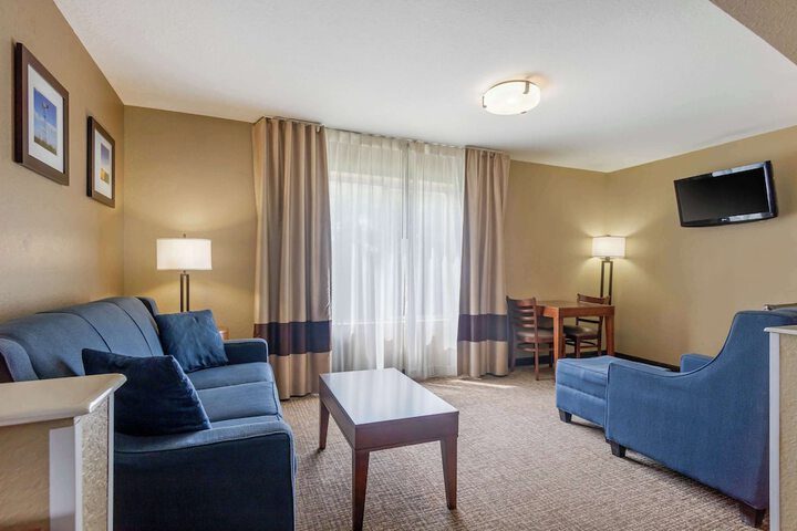 Comfort Inn & Suites Pittsburg KS