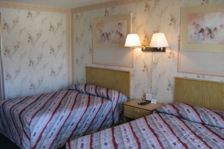 Room 12 of 18
