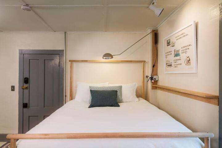 Room 14 of 20