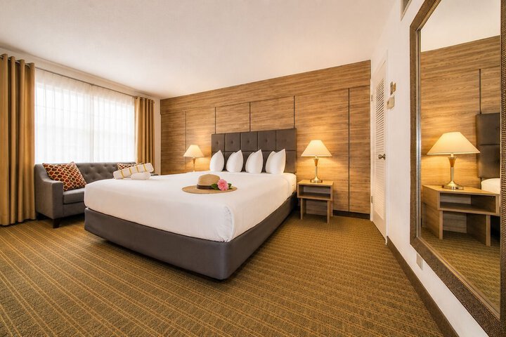 Club Lux Resort by the Beach