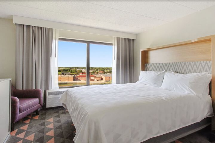 Holiday Inn Chicago Nw Crystal Lk Convention Center by IHG