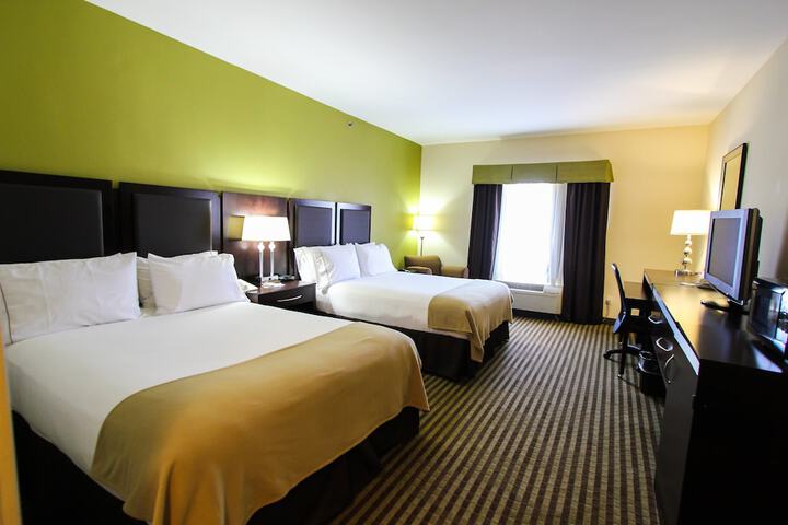 Room 17 of 28