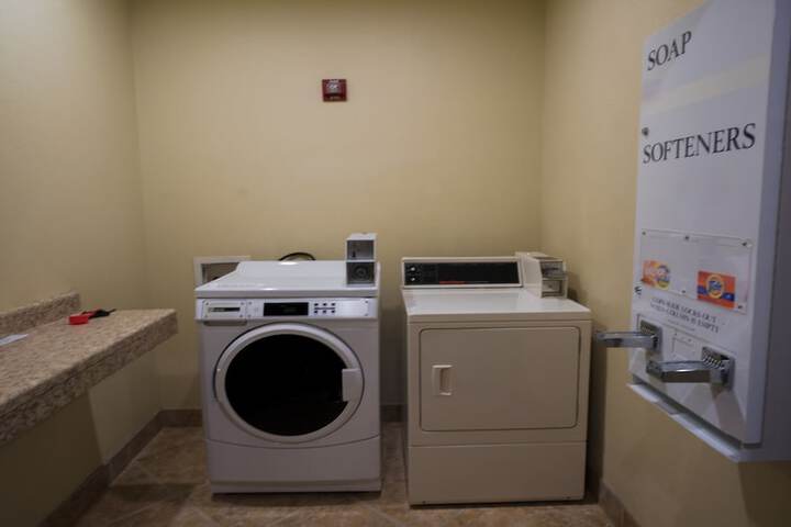 Holiday Inn Express & Suites Pampa by IHG