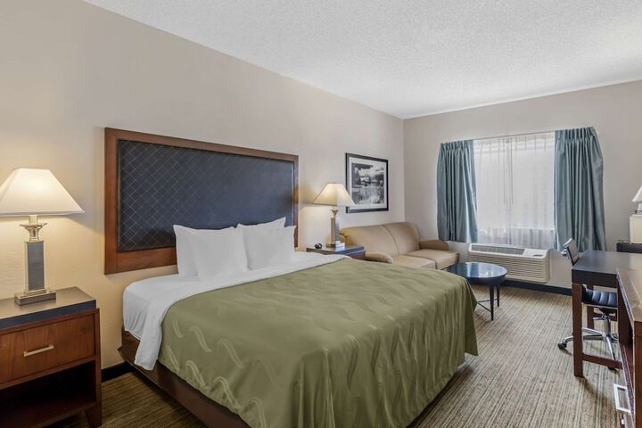 Room 10 of 40