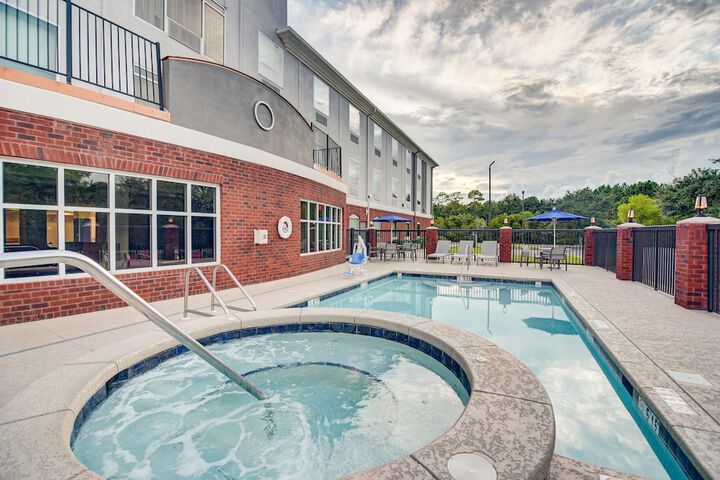 Pool 10 of 86