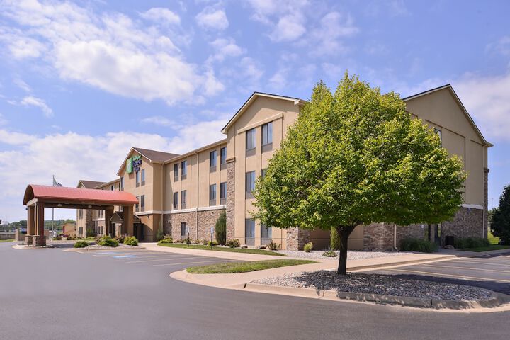 Hotel 6 of 55