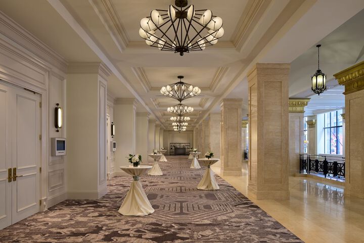 Ballroom/Hall 92 of 110