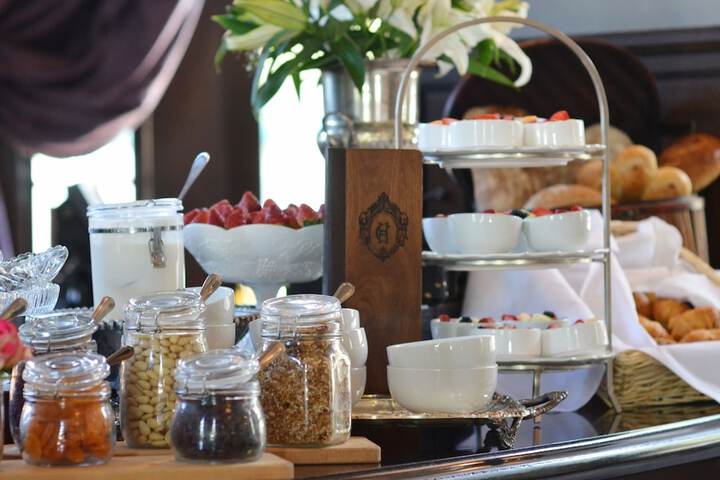 Breakfast/Coffee Service 71 of 86