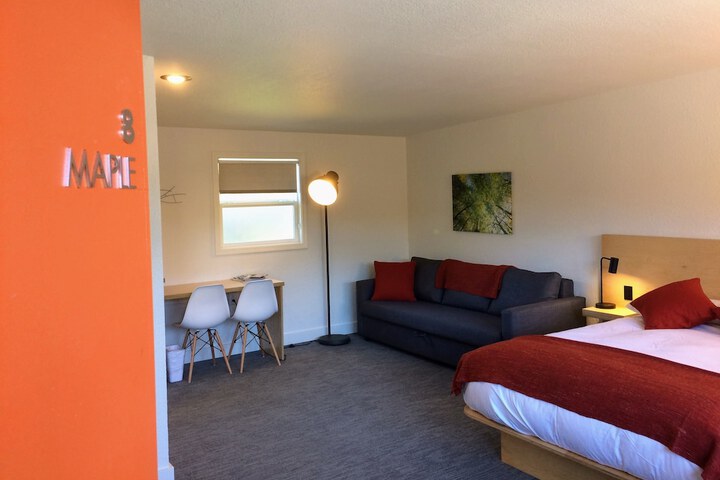 Room 33 of 68