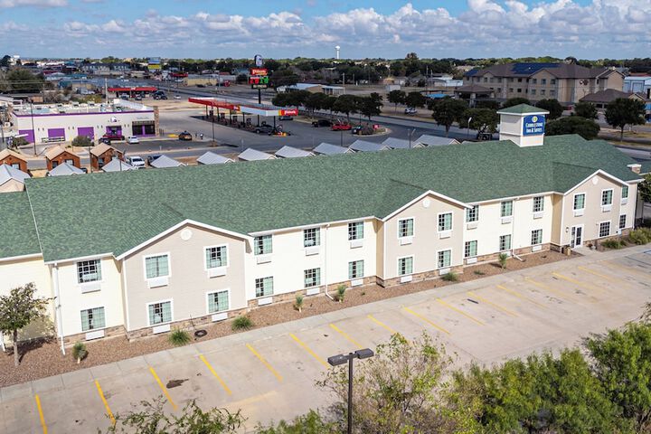 Cobblestone Inn & Suites – Big Lake