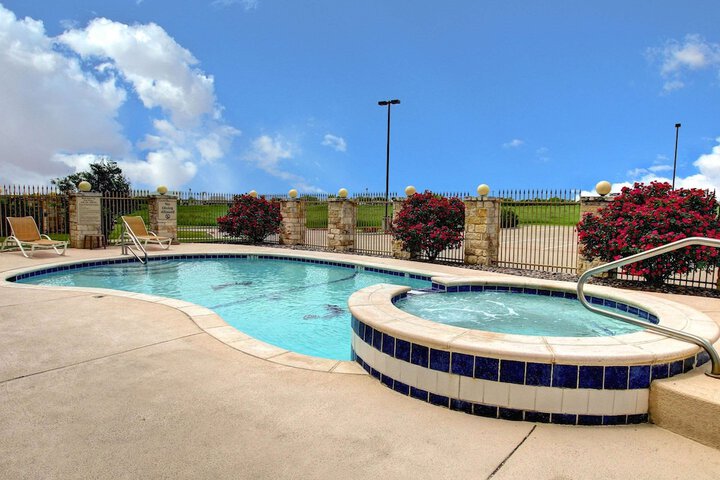 Comfort Inn & Suites Alvarado