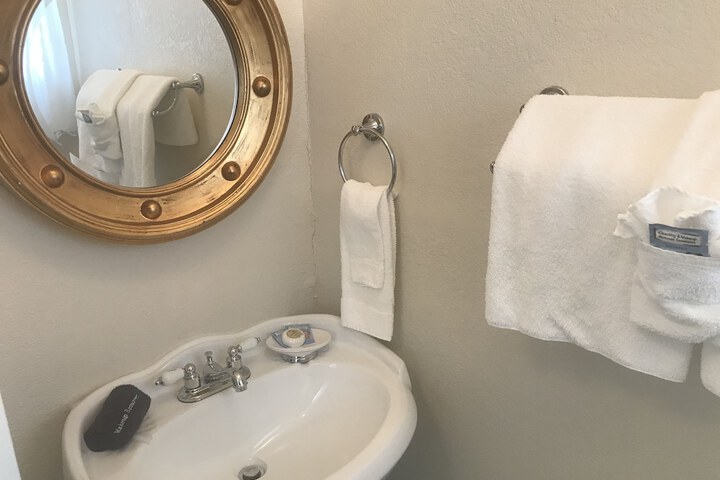 Room 180 of 361