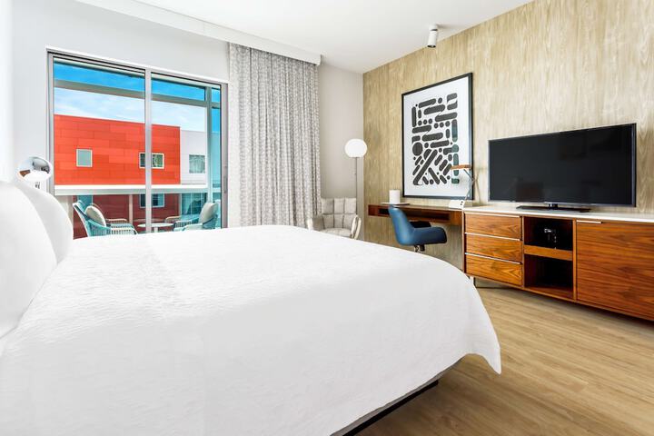 Room 26 of 48
