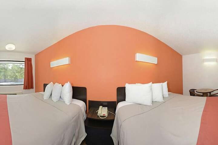 Room 34 of 49