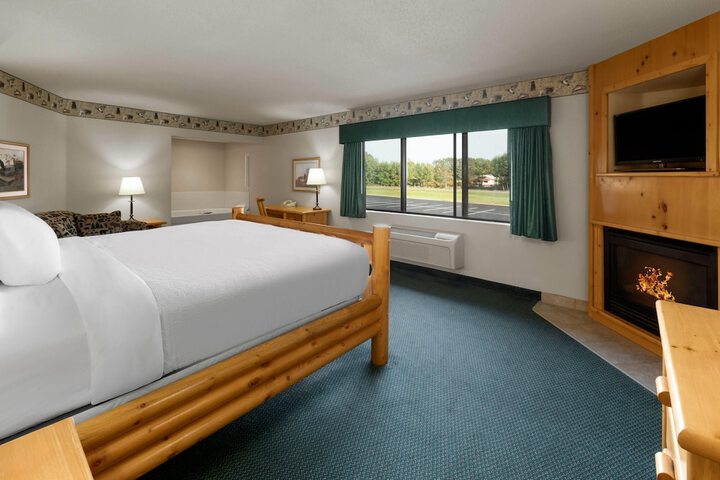 Shell Lake Lodge a Travelodge by Wyndham