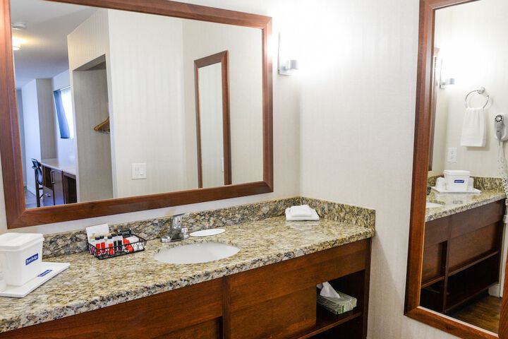 Travelodge by Wyndham Culver City