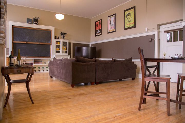 Room 49 of 185