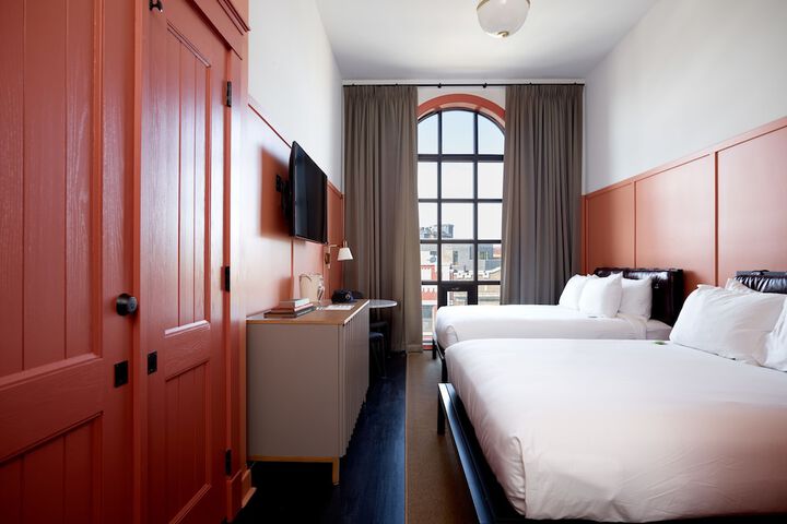 Room 21 of 36