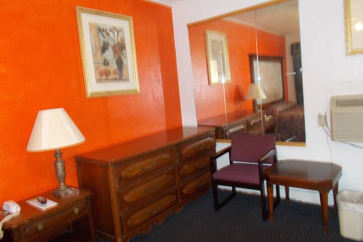 Room 32 of 50